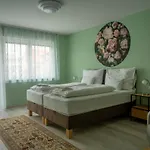 Anton Apartmanhaz بيت ضيافة 3*