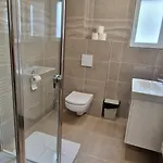 Anton Apartmanhaz 3* بالاتونفوريد
