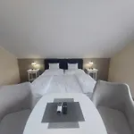 بيت ضيافة Anton Apartmanhaz 3*