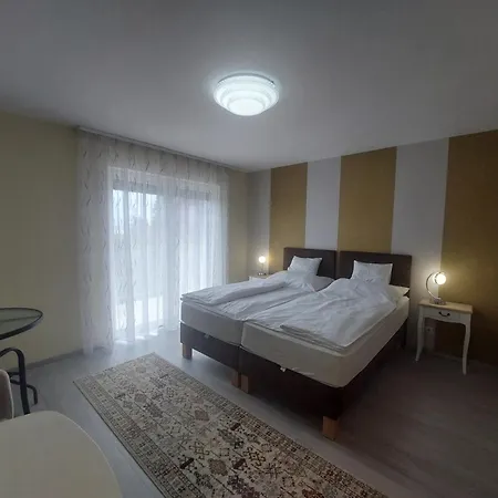 Anton Apartmanhaz 3* Balatonfured