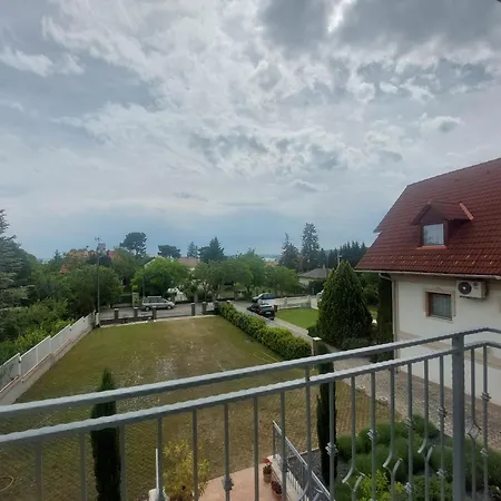 בית הארחה Anton Apartmanhaz 3*