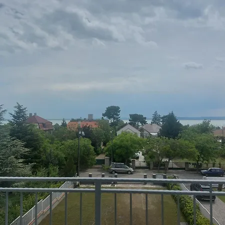 בית הארחה Anton Apartmanhaz באלאטונפורד