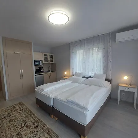 Anton Apartmanhaz Балатонфюред