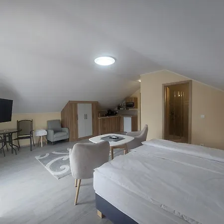 Anton Apartmanhaz Гостевой дом Балатонфюред