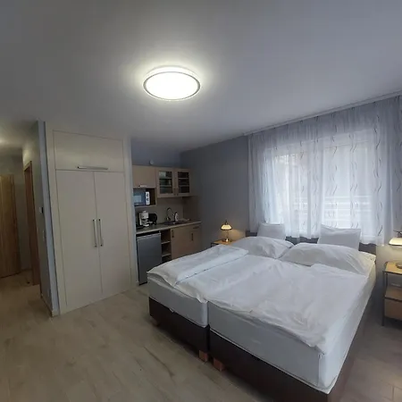 בית הארחה Anton Apartmanhaz