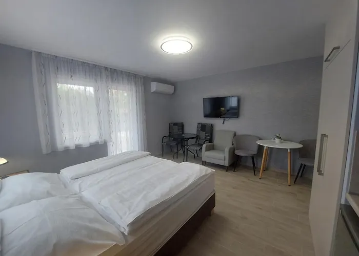 Anton Apartmanhaz Maison d'hôtes